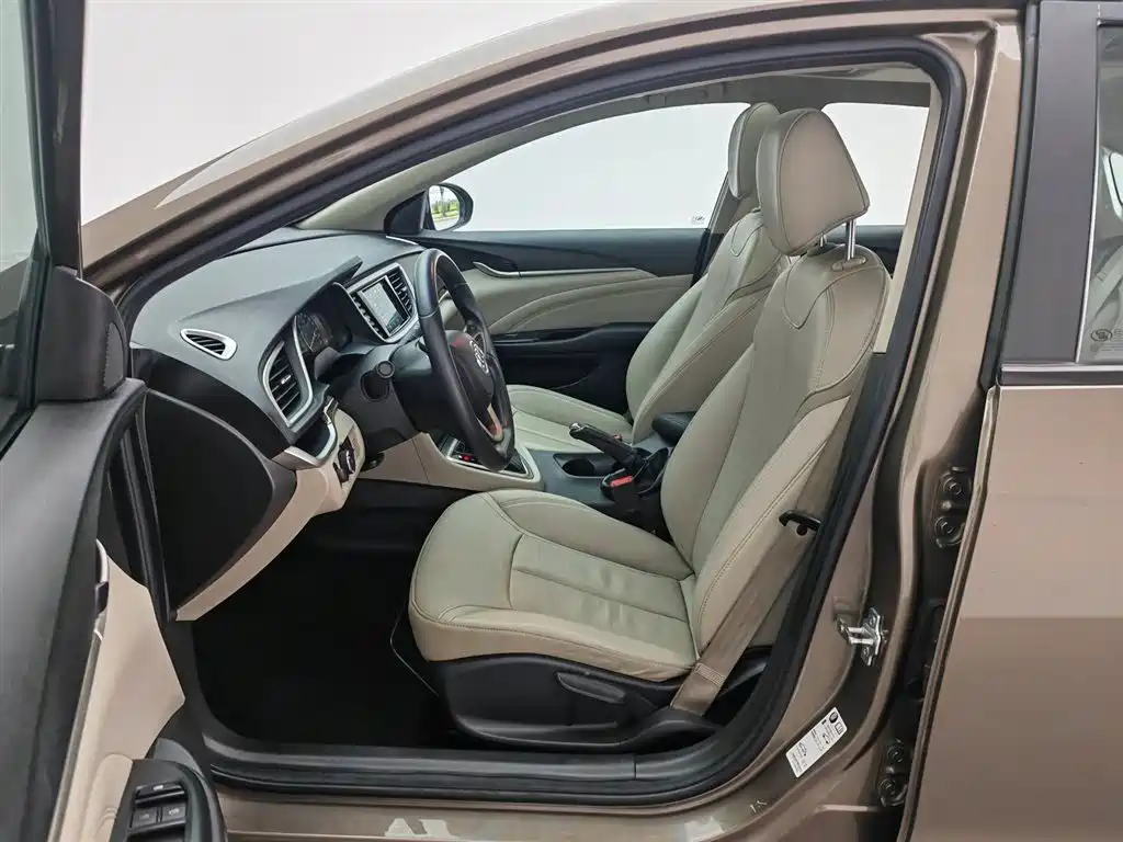 Buick Excelle 2017 — фото 10
