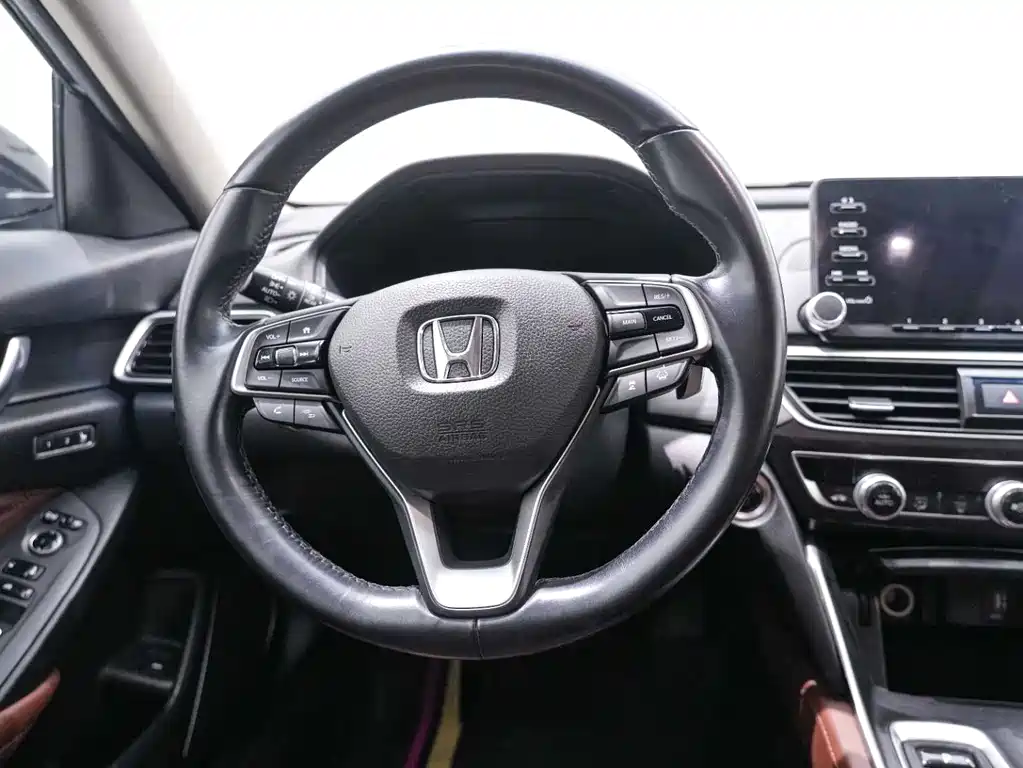 Honda Inspire 2021 — фото 16