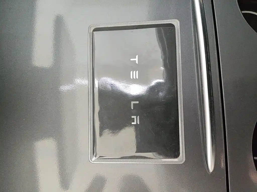 Tesla Model Y 2023 — фото 9