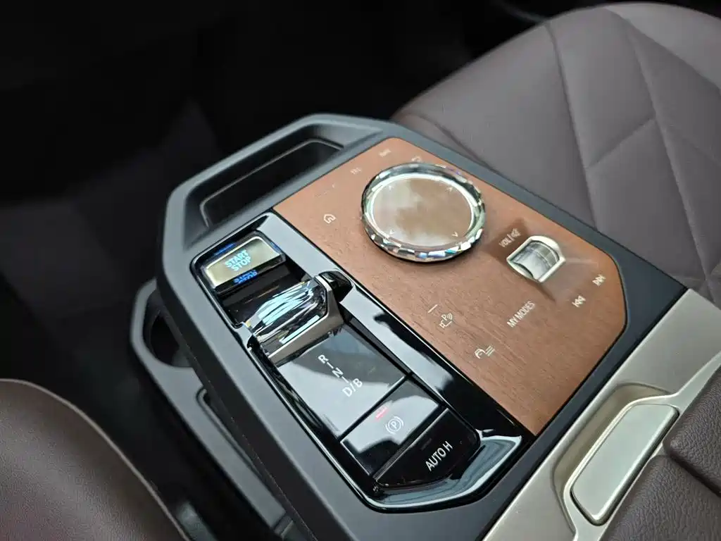 BMW iX 2024