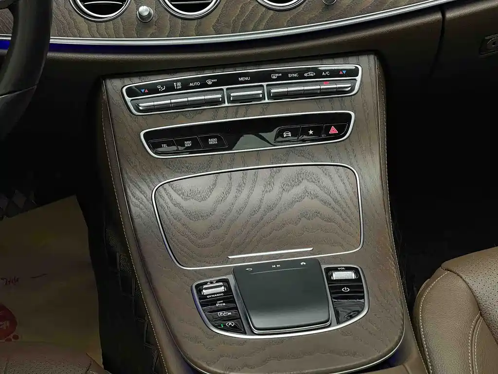 Mercedes-Benz E-Class 2021 — фото 10