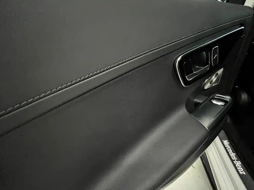Mercedes-Benz C-Class 2024 — фото 18