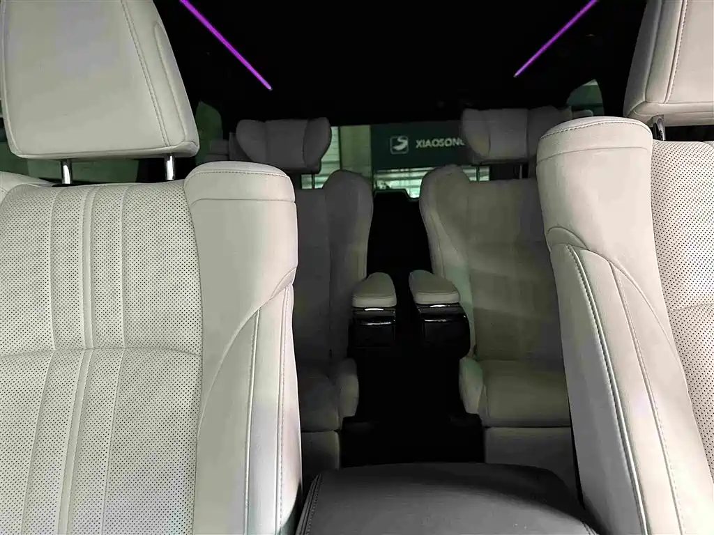 Lexus LM 2022 — фото 13