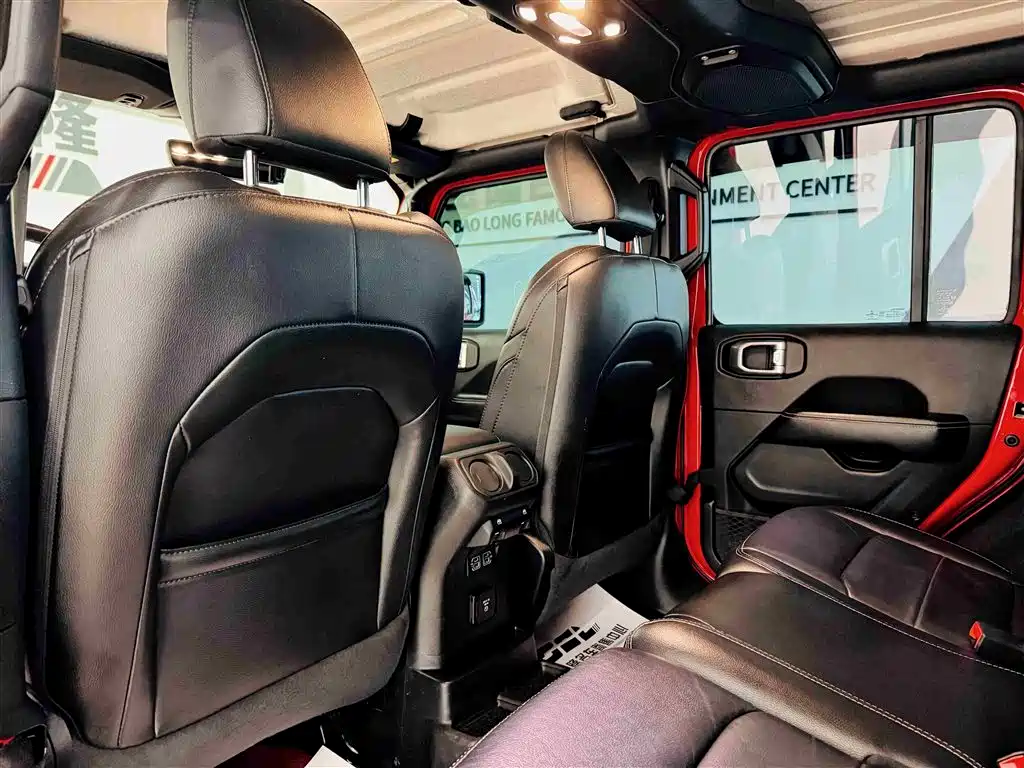 Jeep Wrangler 2021 — фото 10