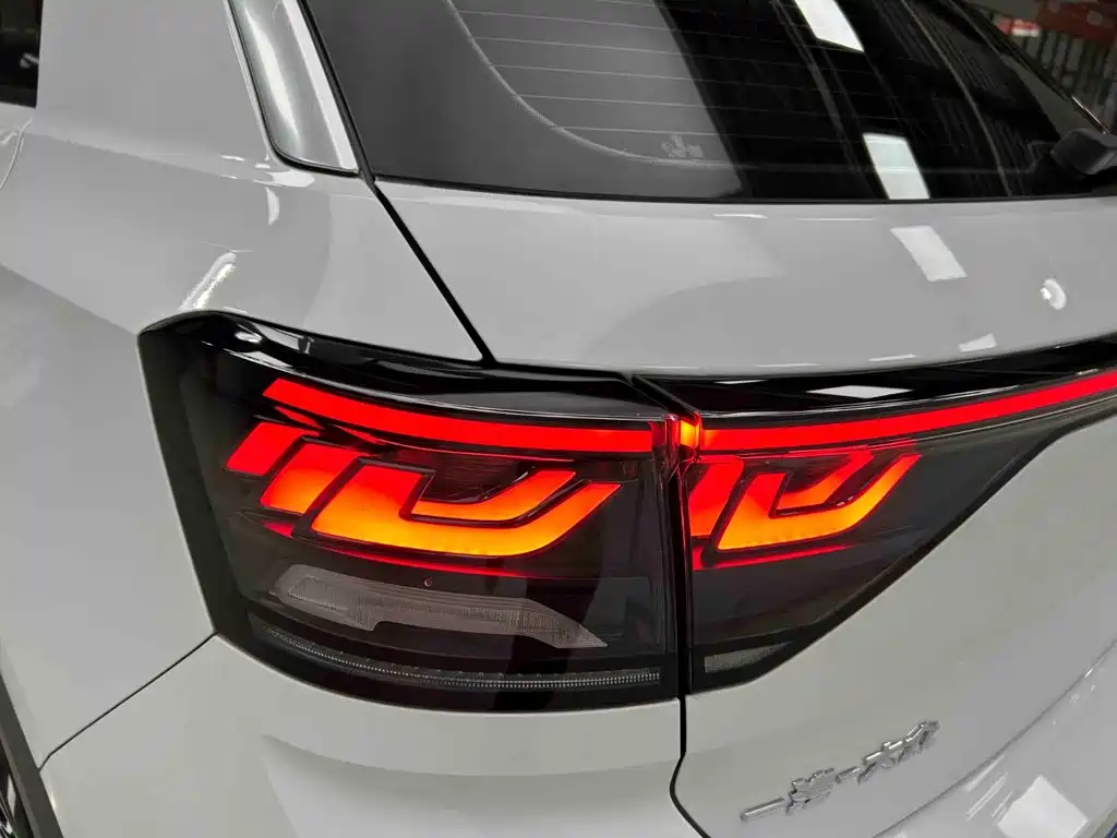 Volkswagen T-Roc 2024 — фото 18