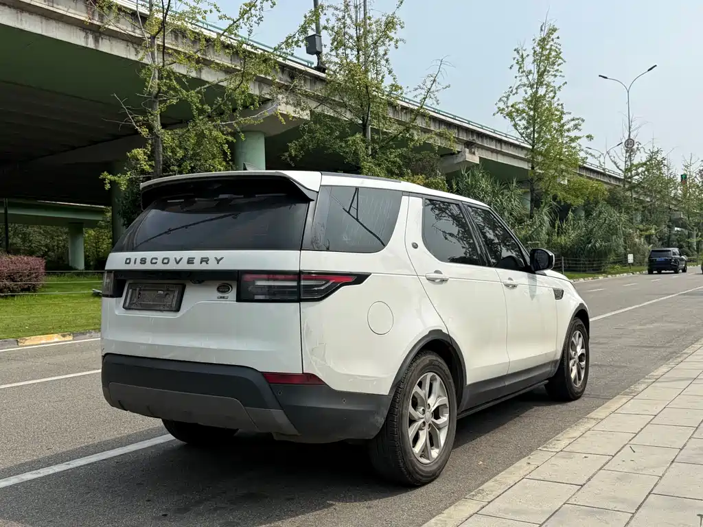 Land Rover Discovery 2020 — фото 8