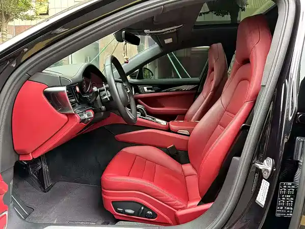 Porsche Panamera 2021