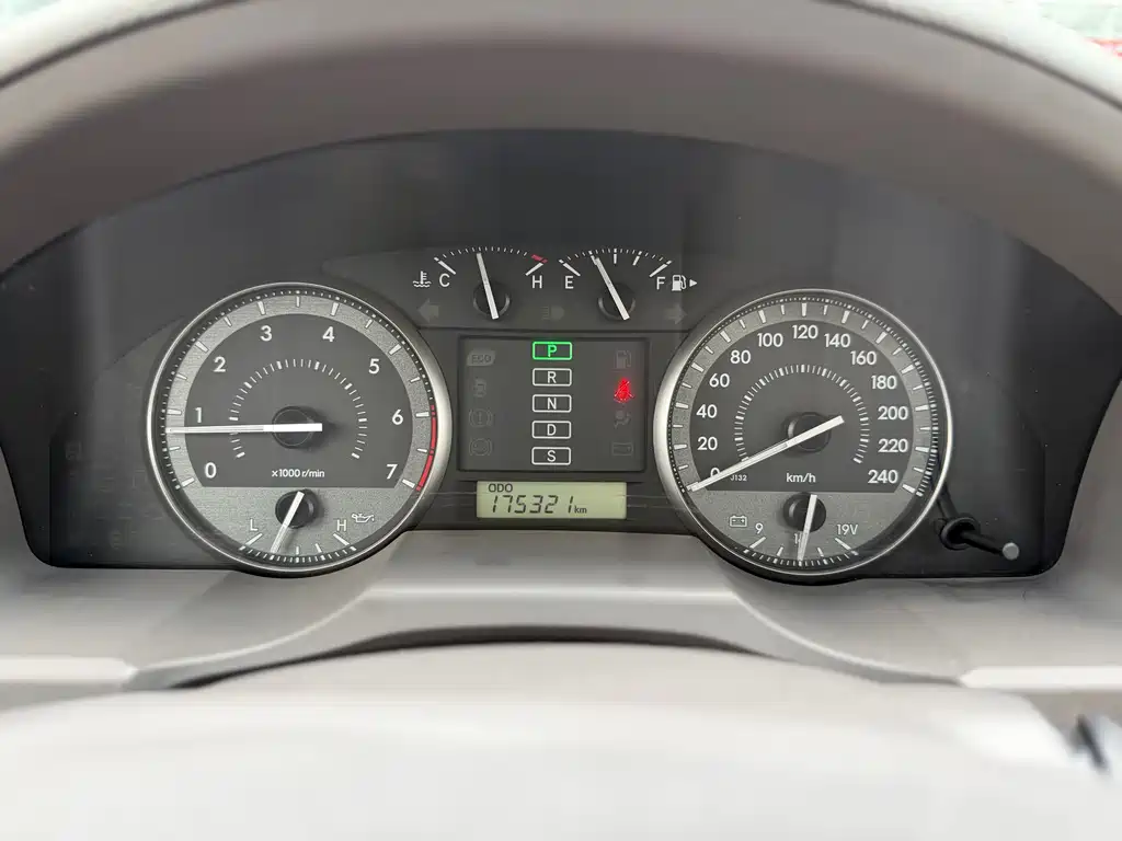 Toyota Land Cruiser 2018 — фото 9