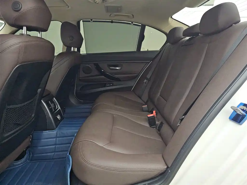BMW 3 Series 2019 — фото 12