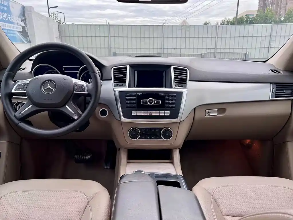 Mercedes-Benz M-Class 2013 — фото 11