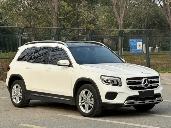 Mercedes-Benz GLB 2023