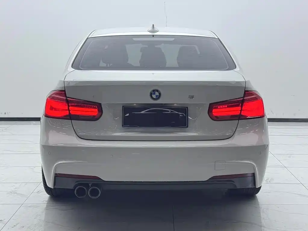 BMW 3 Series 2017 — фото 10