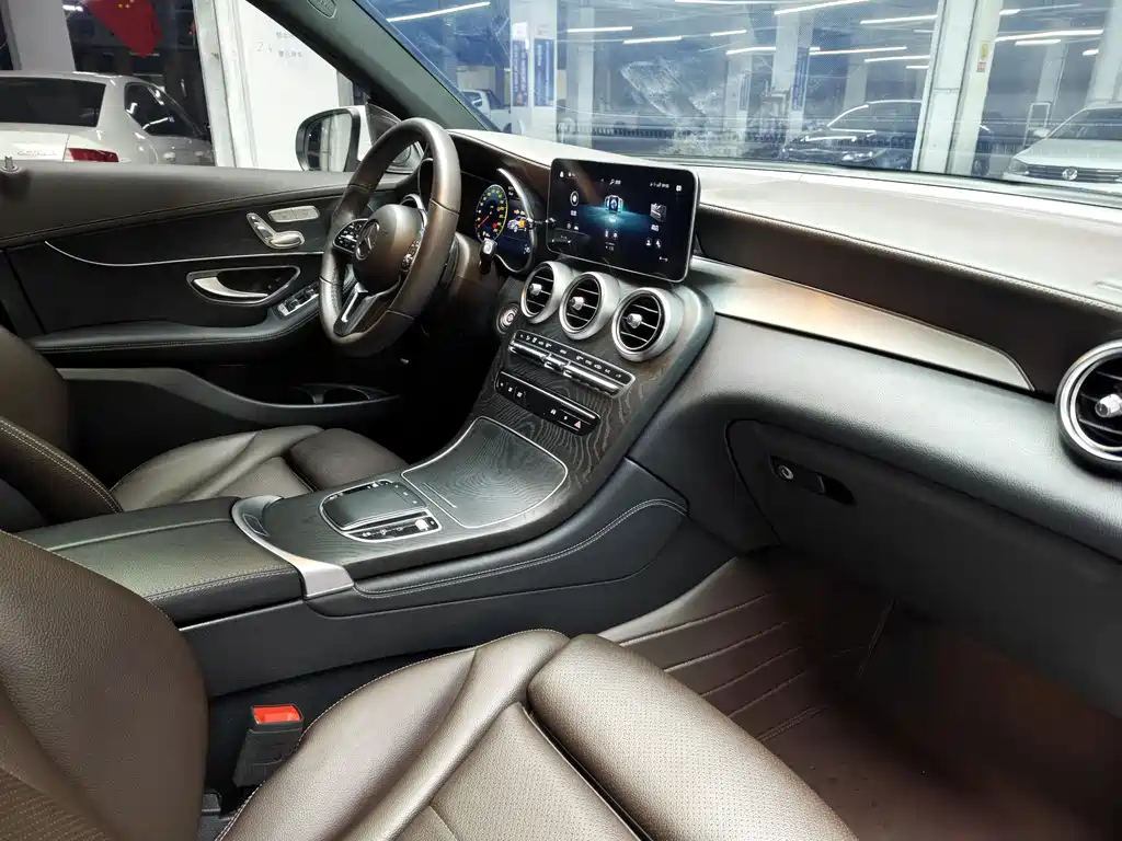 Mercedes-Benz GLC 2022 — фото 10