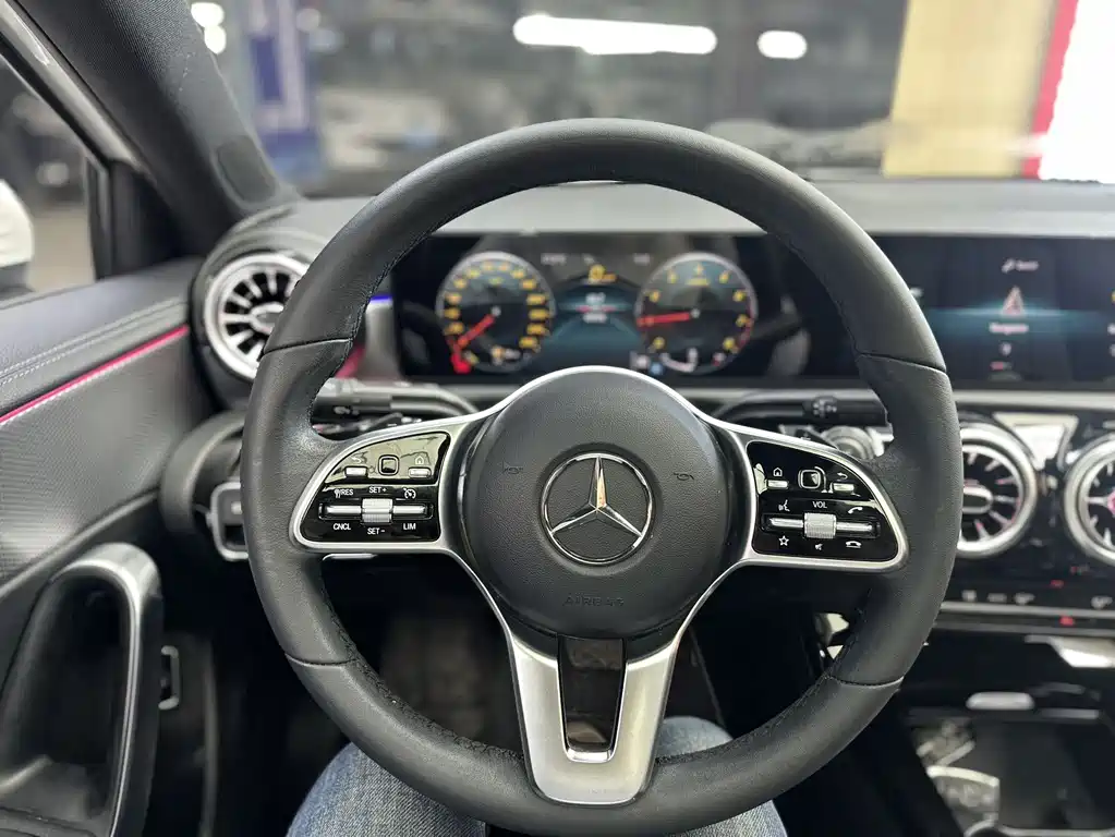 Mercedes-Benz A-Class 2022 — фото 10