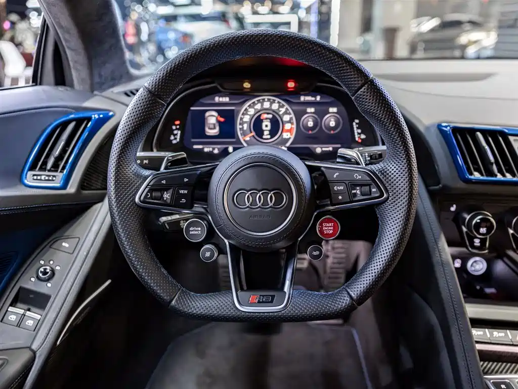 Audi R8 2023 — фото 16