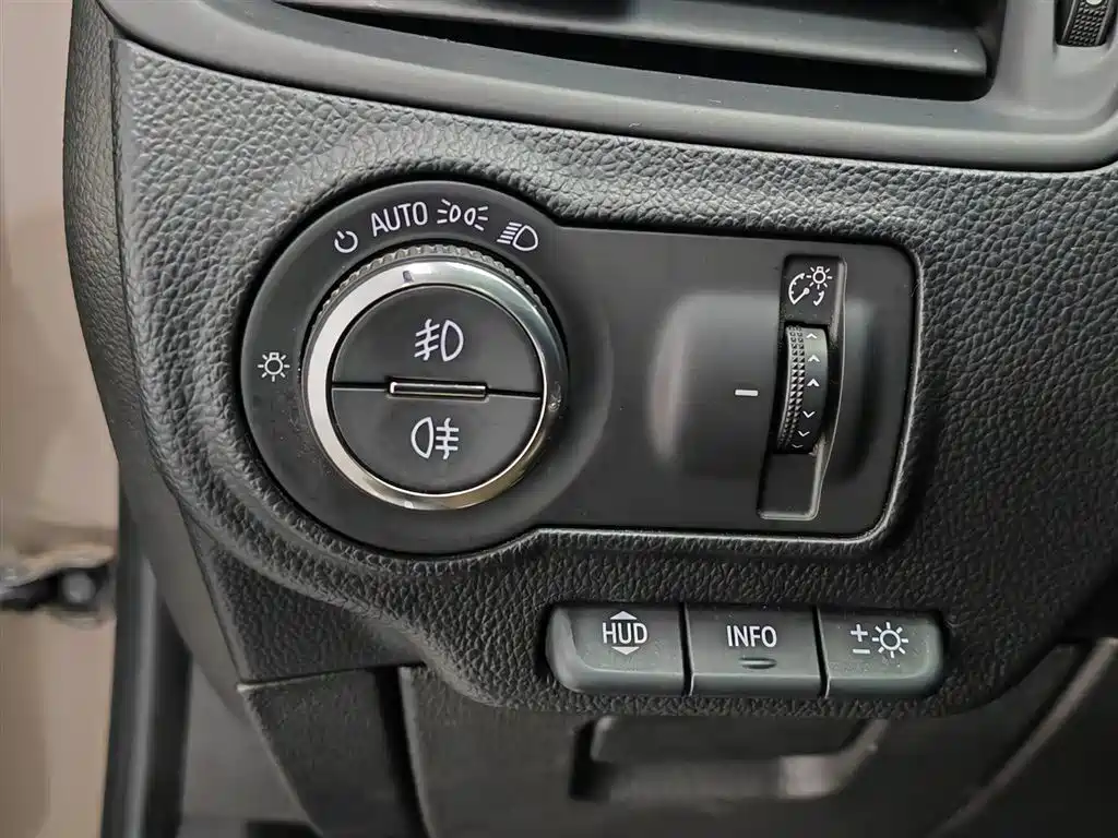 Buick Envision Plus 2019 — фото 21