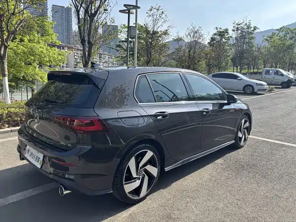 Volkswagen Golf GTI 2021