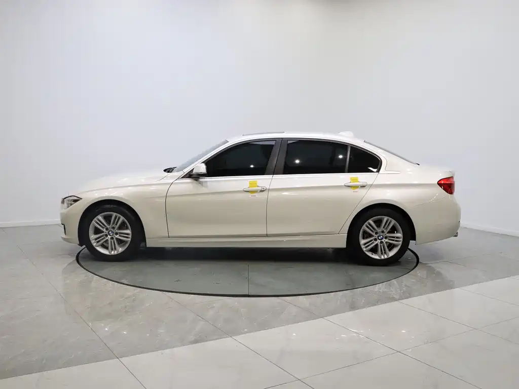 BMW 3 Series 2019 — фото 15