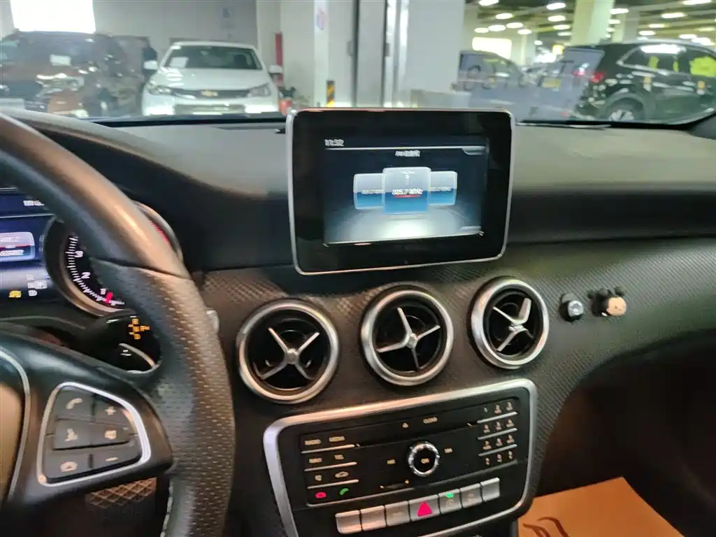 Mercedes-Benz A-Class 2017 — фото 9