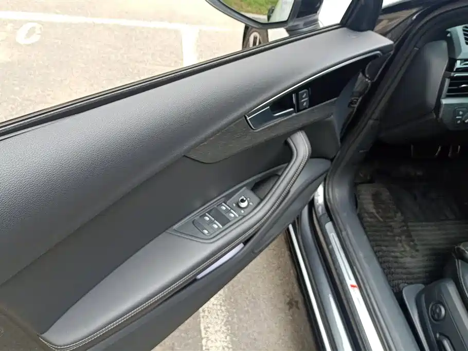Audi A4L 2023