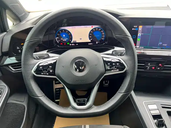 Volkswagen Golf 2023
