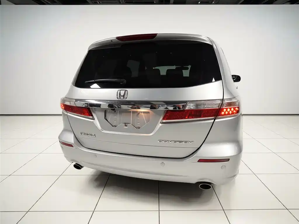 Honda Odyssey 2015 — фото 4