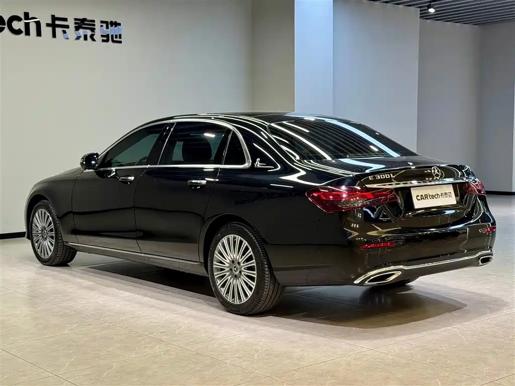 Mercedes-Benz E-Class 2022 — фото 6