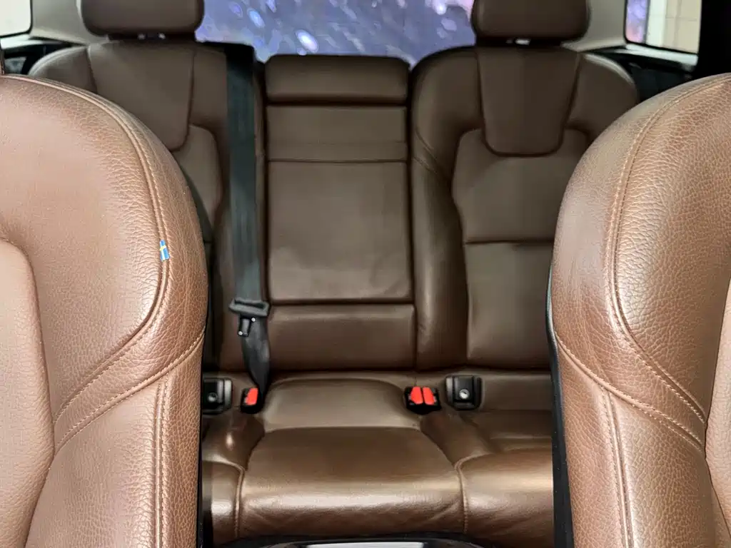 Volvo XC60 2020 — фото 25