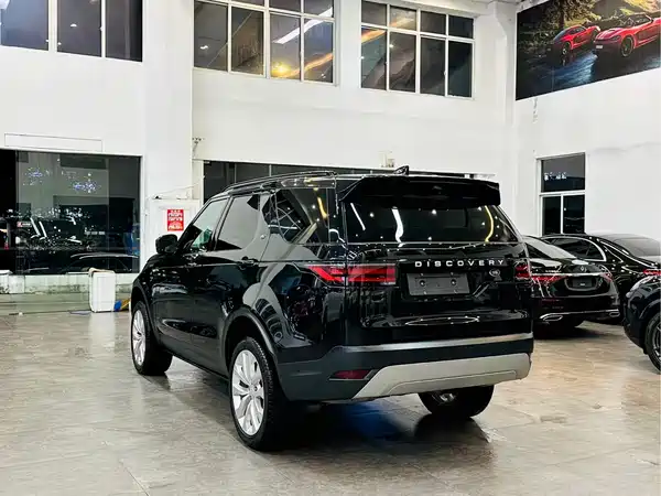 Land Rover Discovery 2024