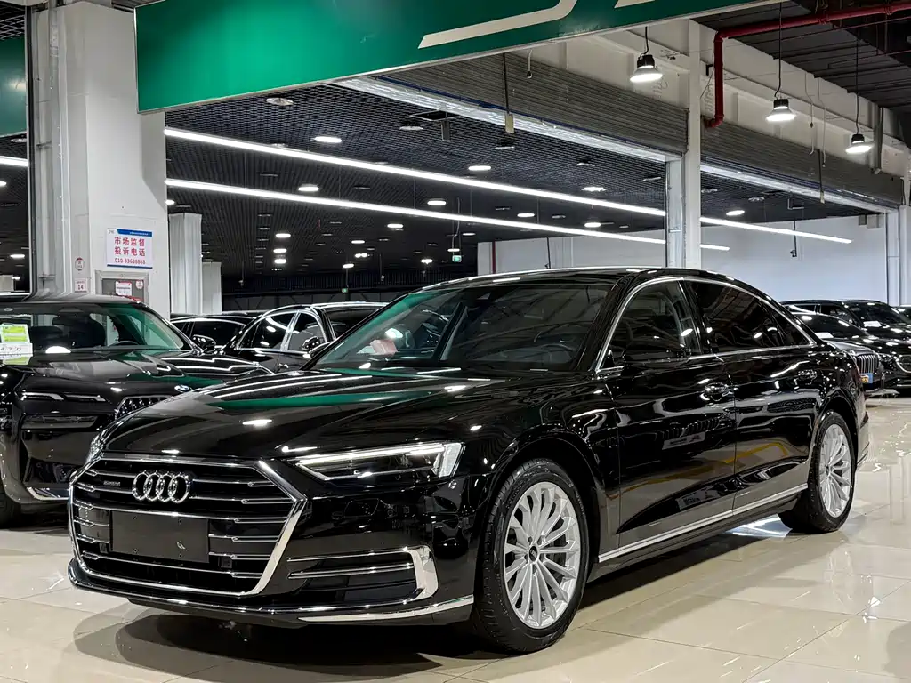 Audi A8 2021 — фото 1