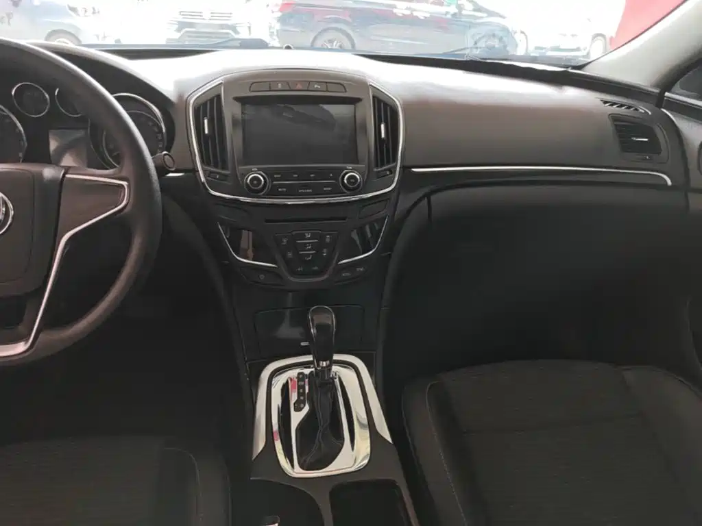 Buick Regal 2017 — фото 13