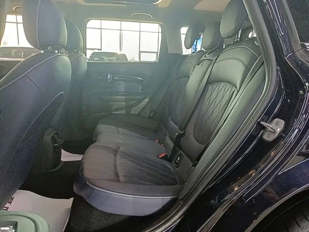 MINI Clubman 2022 — фото 17