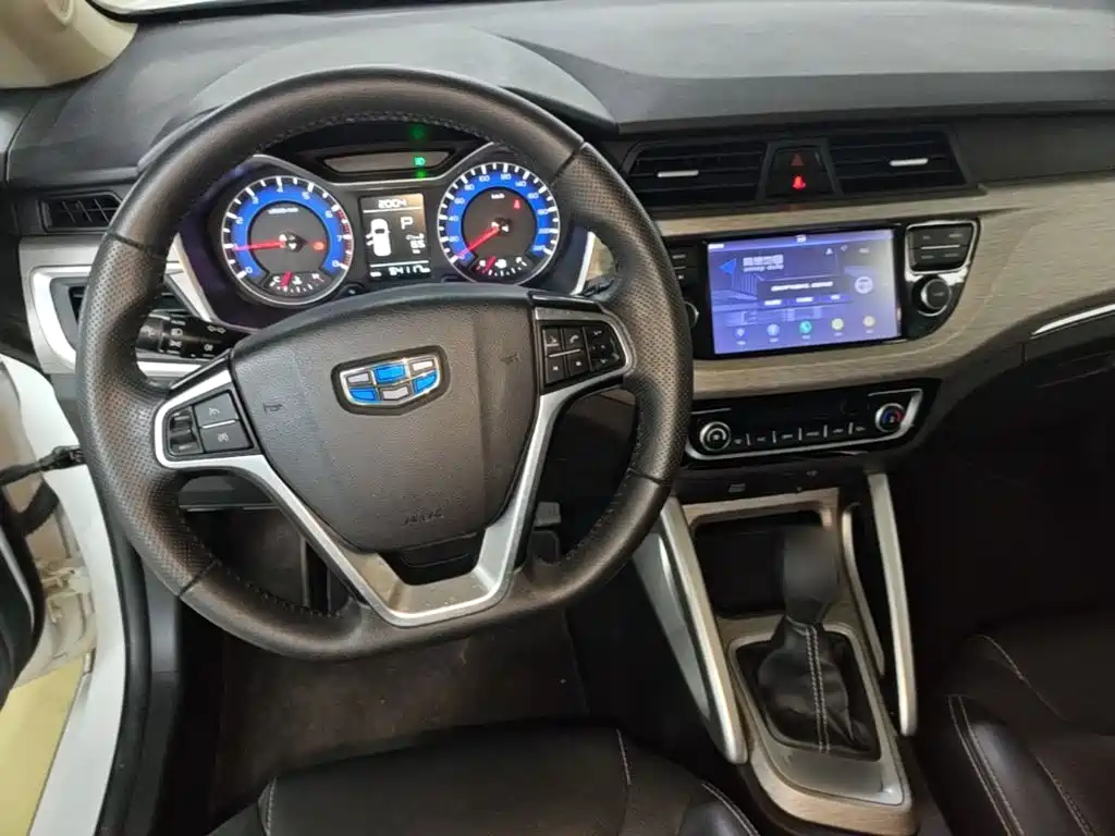 Geely Vision X3 2019 — фото 10