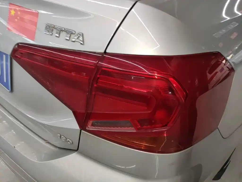 Volkswagen Jetta 2018 — фото 8