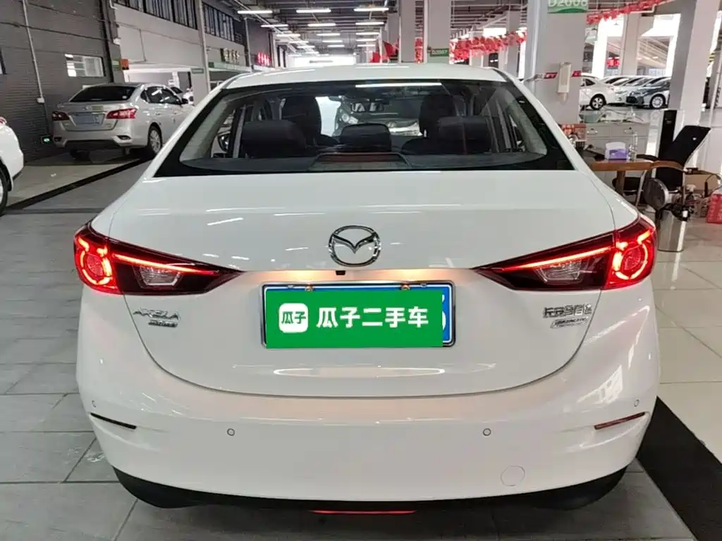 Mazda 3 Axela 2018 — фото 6