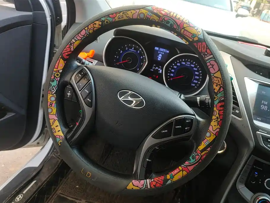 Hyundai Elantra Langdong 2018 — фото 15