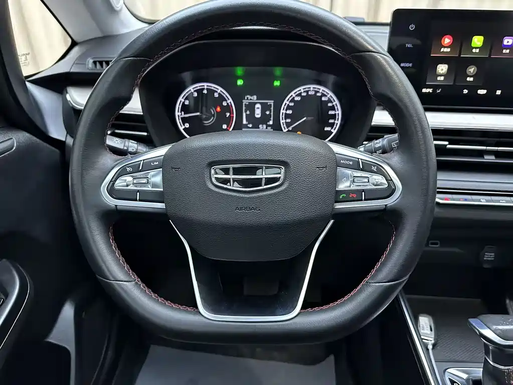 Geely Vision X3 2022 — фото 8
