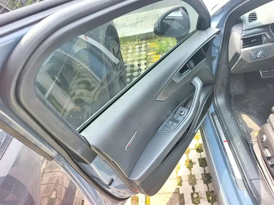 Audi A4L 2022
