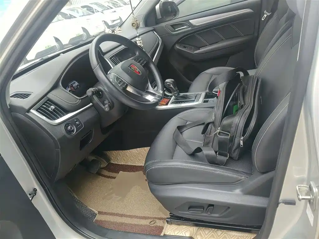 Roewe RX5 New Energy 2020 — фото 11