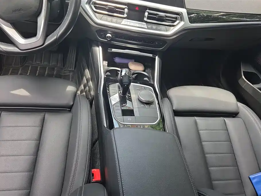 BMW 3 Series 2019 — фото 16