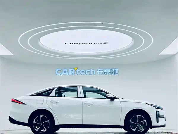 Geely Galaxy L6 2025