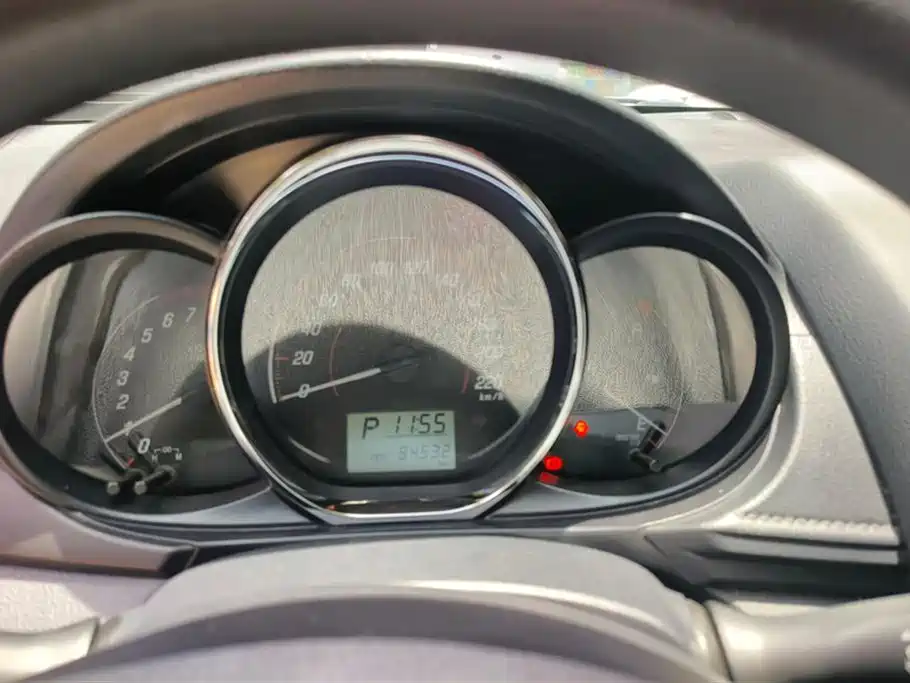 Toyota Yaris L 2020 — фото 14