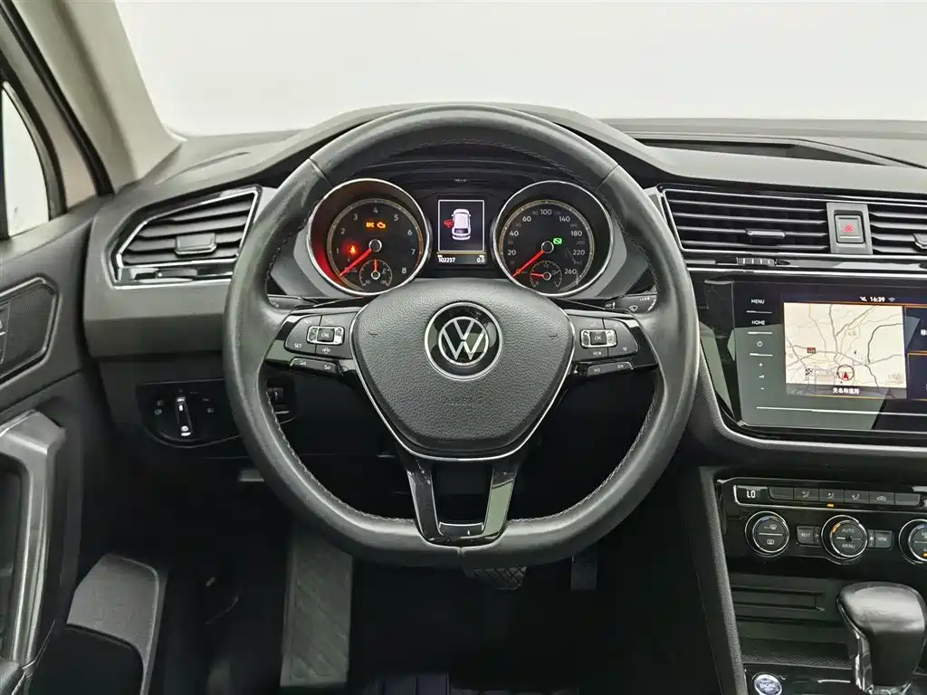 Volkswagen Tiguan L 2021 — фото 11