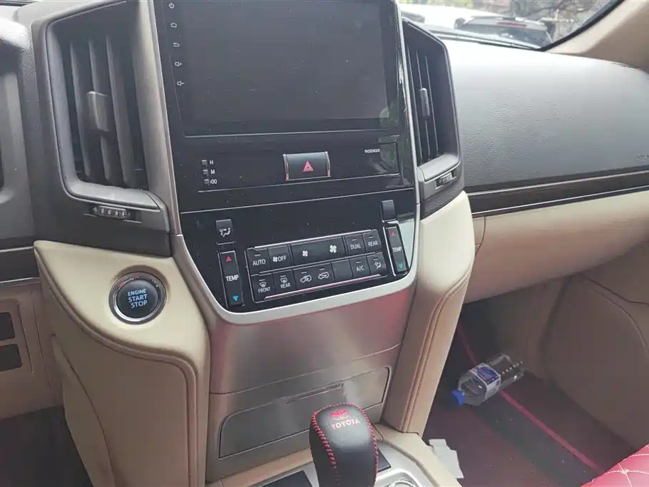Toyota Land Cruiser 2019 — фото 13