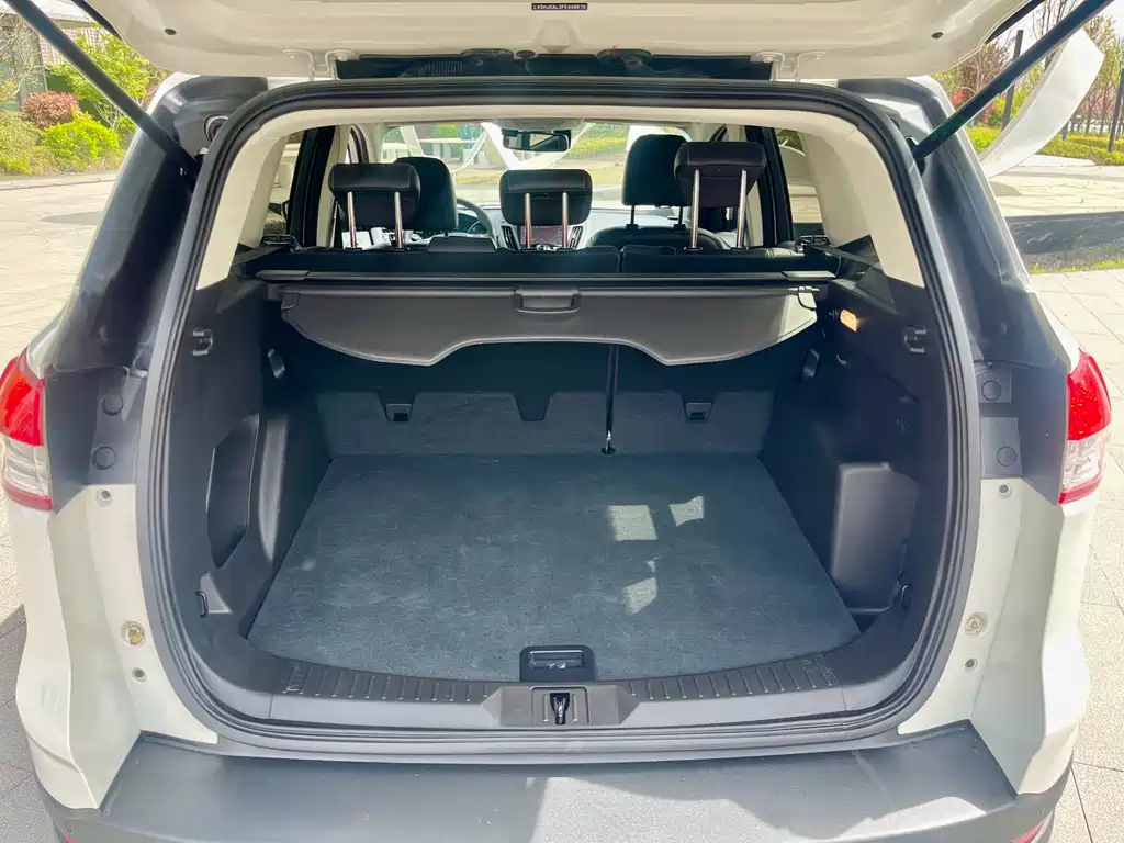 Ford Kuga 2016 — фото 22