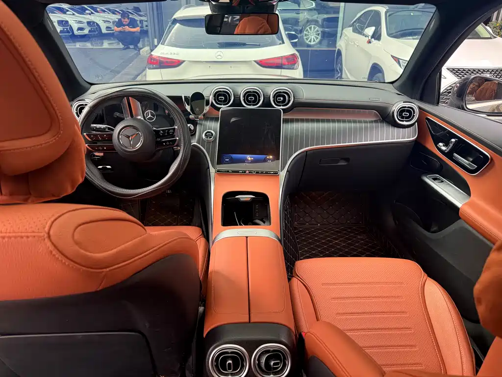 Mercedes-Benz GLC 2023