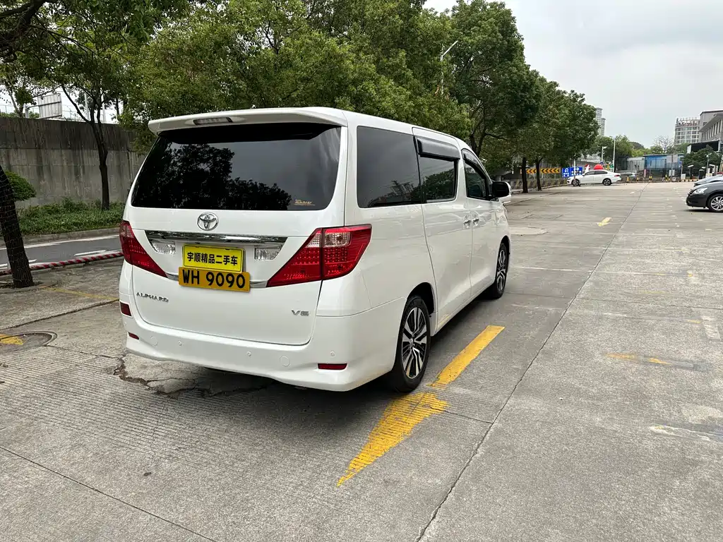Toyota Alphard 2011 — фото 6