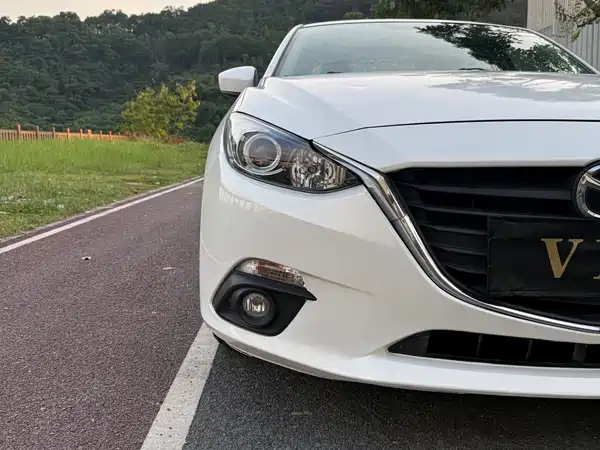 Mazda 3 Axela 2016