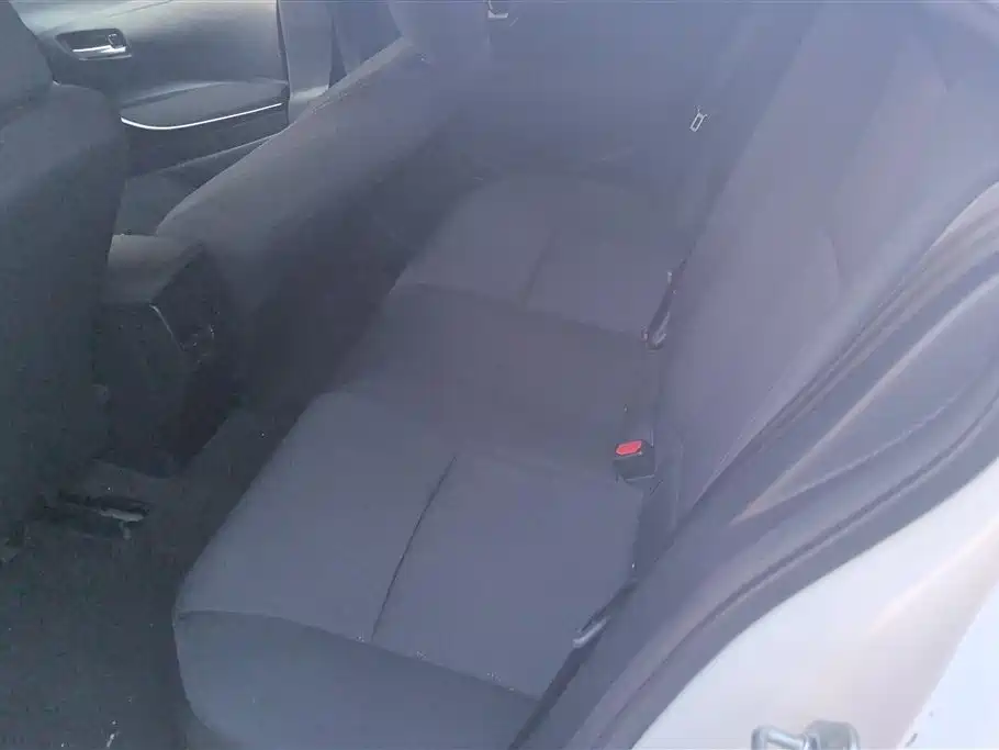 Toyota Corolla 2023 — фото 10