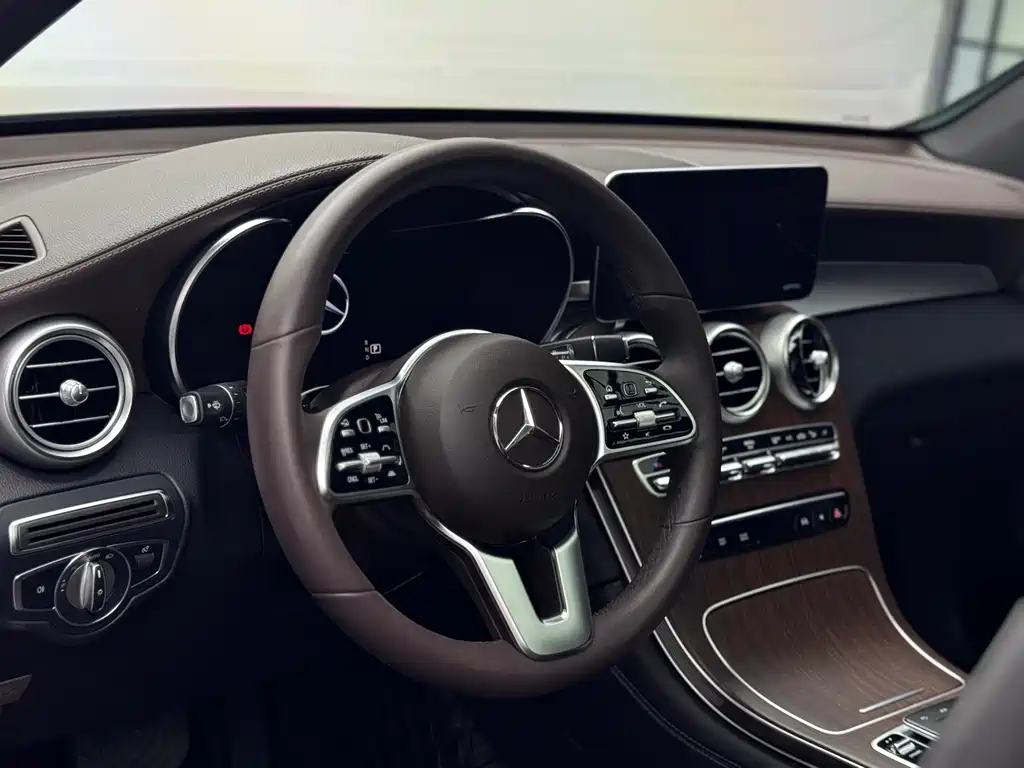 Mercedes-Benz GLC 2021 — фото 8